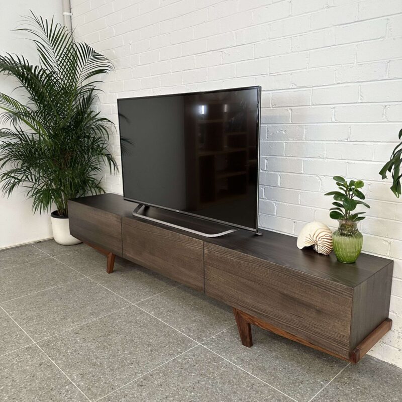 NEO FLOATING TV UNIT WITH LEGS