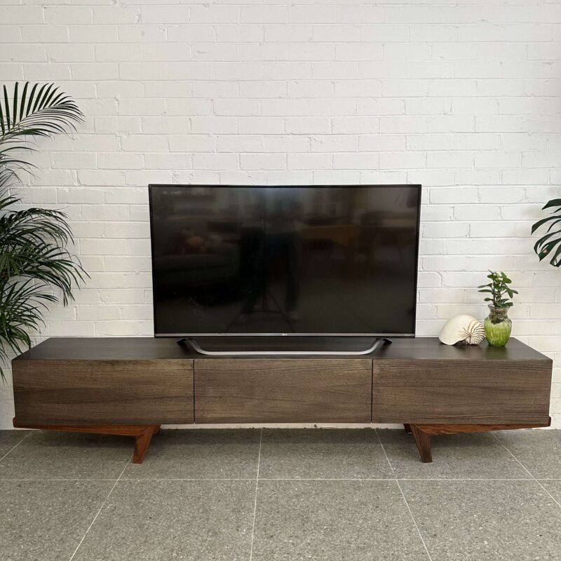 NEO FLOATING TV UNIT WITH LEGS